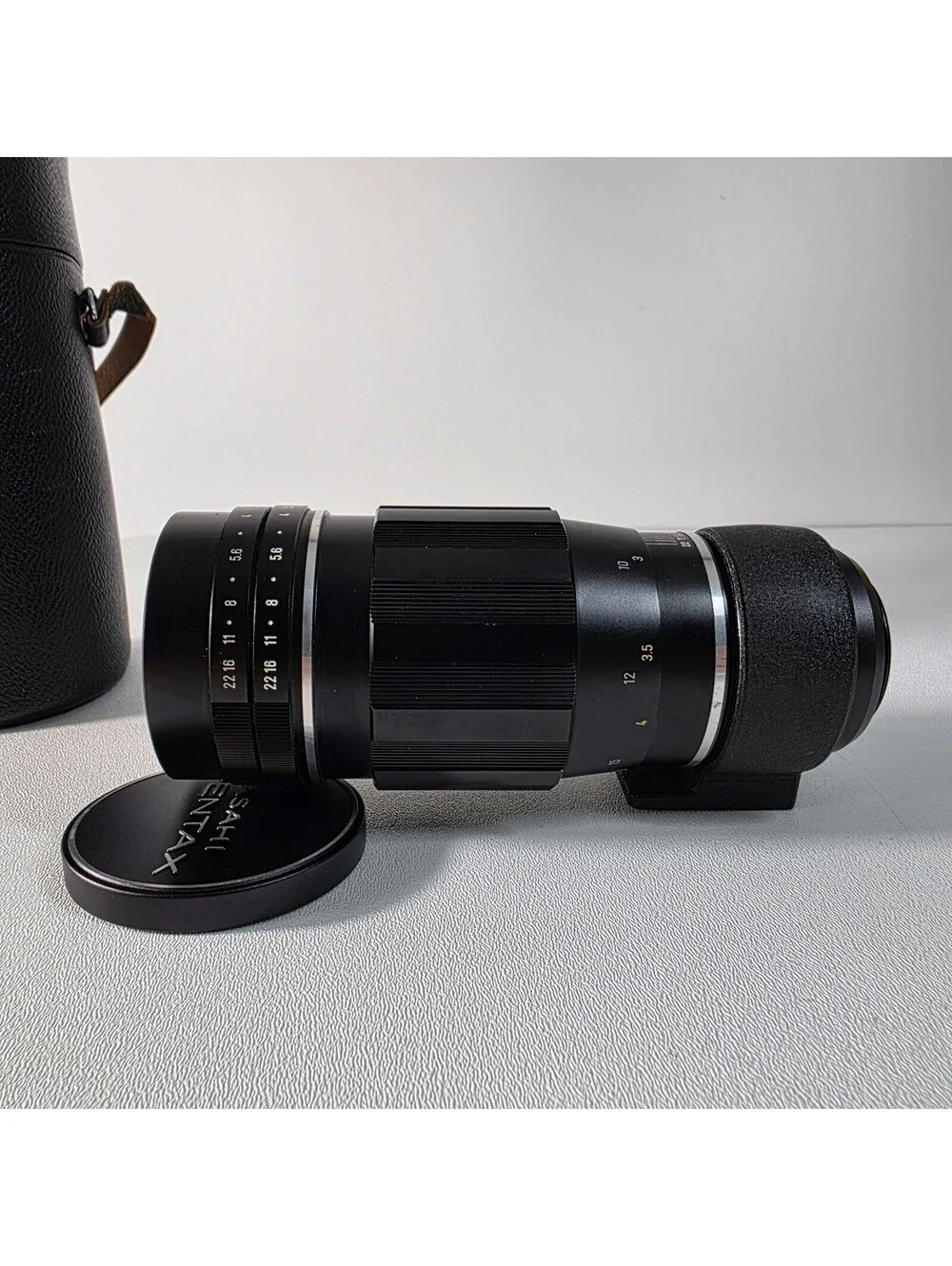 Pentax Takumar 200mm f/3.5 Lens M42 Mount W/Case